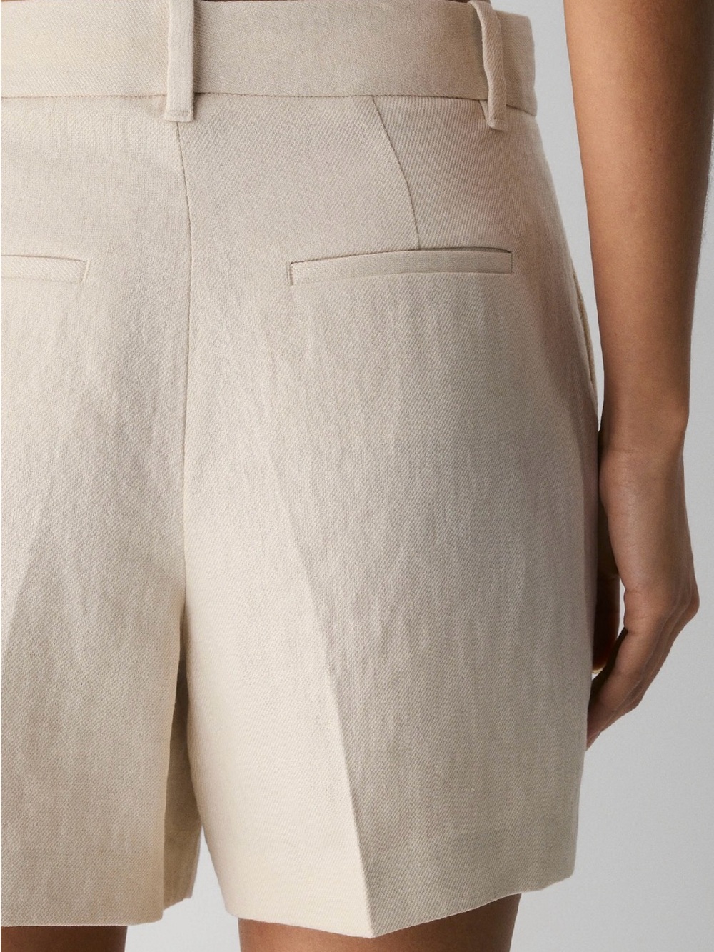 ARITZIA • The effortless shorts linen mid thigh relaxed fit - NWT size 10 - Picture 6 of 13